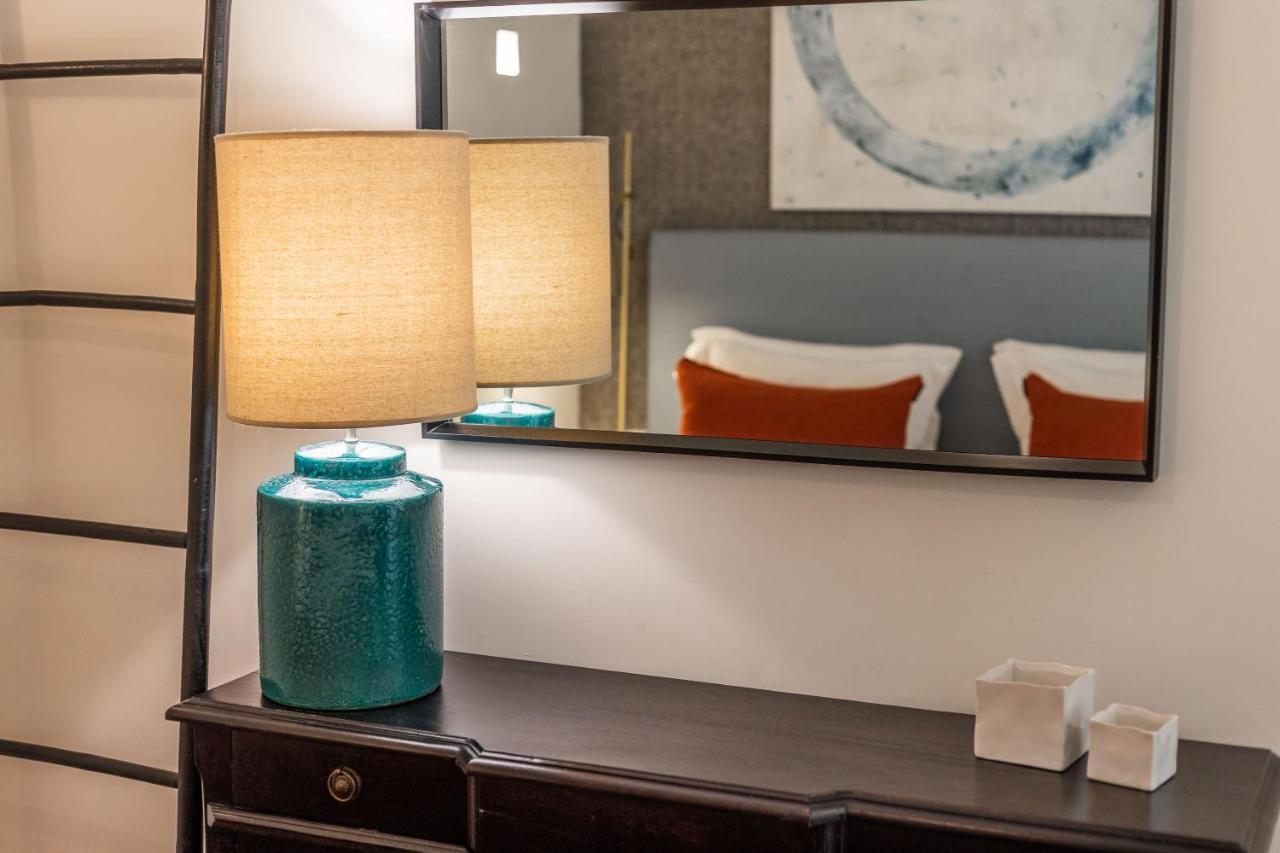 Chic Tailor Made Flat In Chiado Apartman Lisboa Kültér fotó